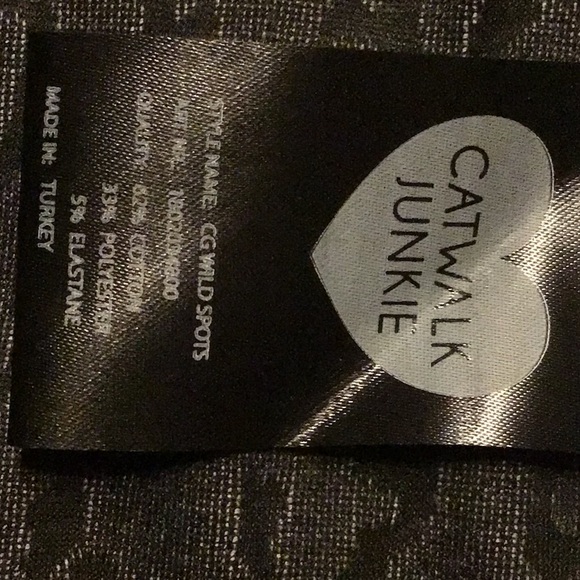 Made With Love light sweater/jacket - Picture 5 of 5